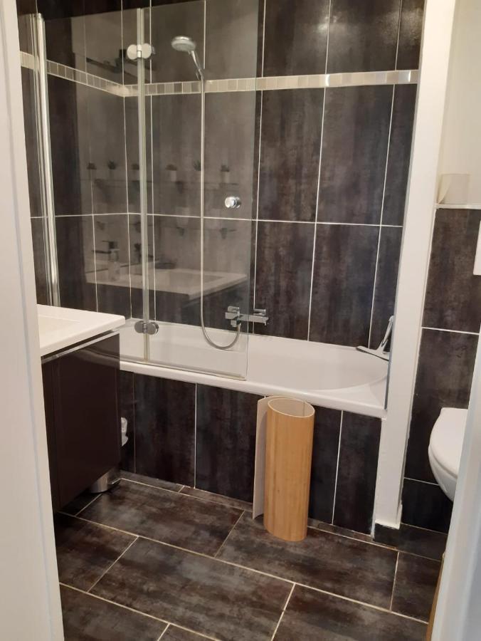 F2 Avec Terrasse Sud, Parking, Wifi Courseulles Daire Dış mekan fotoğraf