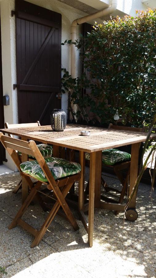 F2 Avec Terrasse Sud, Parking, Wifi Courseulles Daire Dış mekan fotoğraf