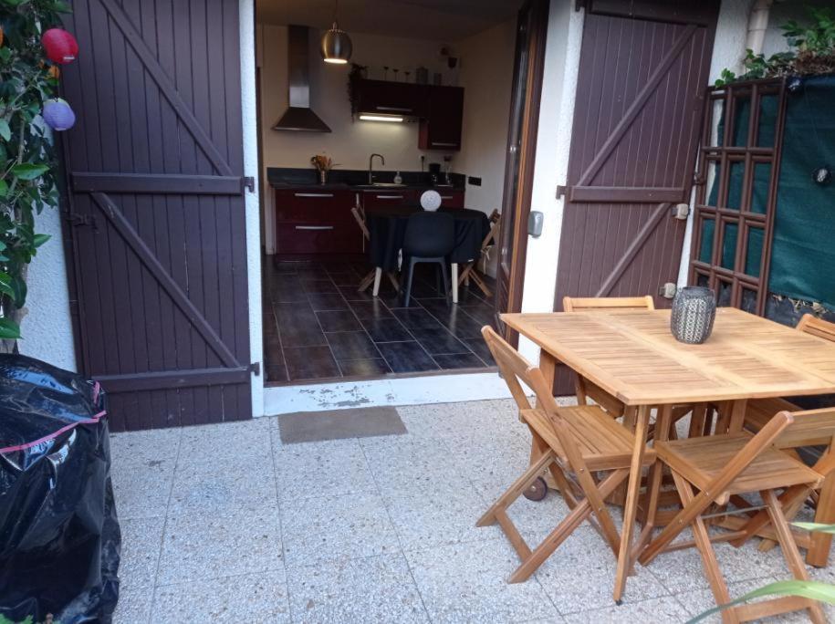 F2 Avec Terrasse Sud, Parking, Wifi Courseulles Daire Dış mekan fotoğraf